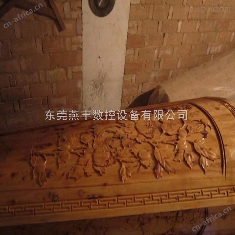 数控棺木寿木雕刻机 大尺寸柏木松木棺材雕刻机