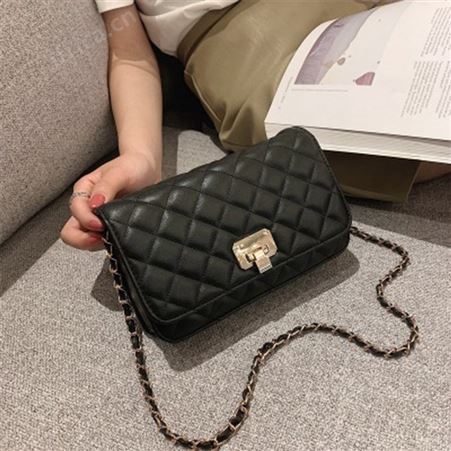 CaldiceKris单肩斜跨菱格链条包CK-B8490黑色