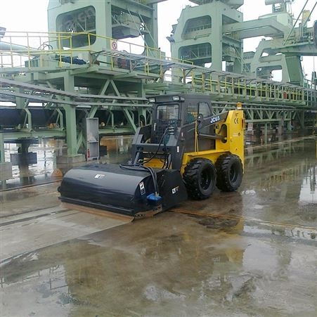 公路维护封闭清扫机 厂家生产封闭式清扫机 鲁岳农业装备