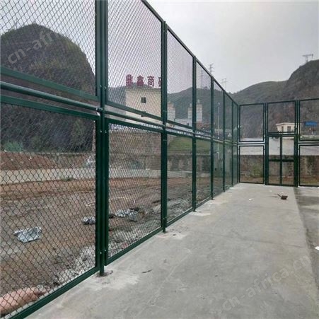 拼装围网内嵌式 球场防护围网 球场围栏厂家 耐腾品牌