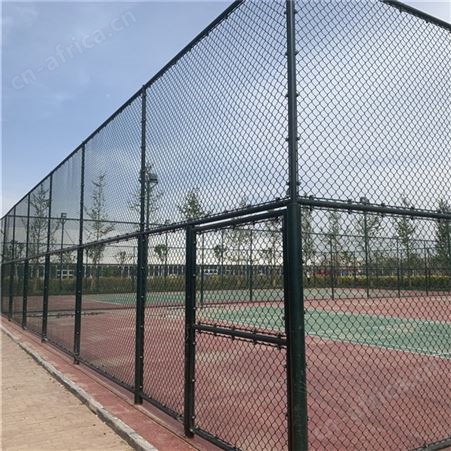 华丽体育密纹网钢网墙 钢丝网围栏网 机场场地隔离栅 河道水渠护栏网