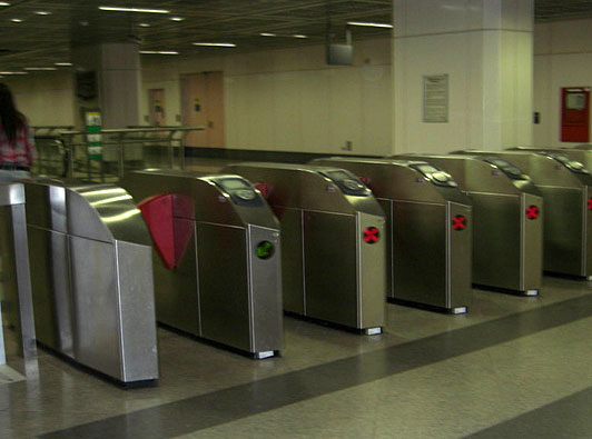 三辊闸保养_三辊闸之争谁会赢?