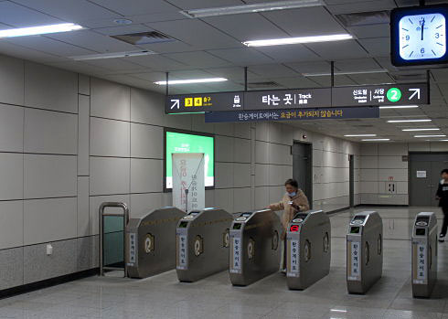 防尾随摆闸_摆闸企业应用使传感器发展呈上升趋势