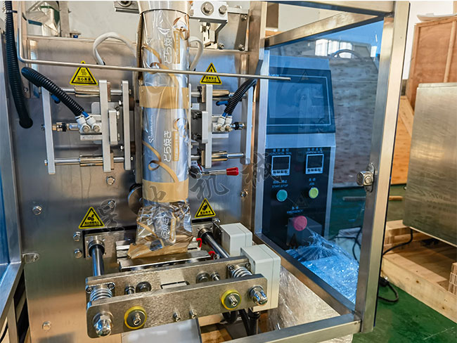食品调料包装机设备细节